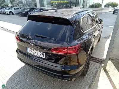 Usado VW Touareg R-line 286 CV (210 kW) 2022 Negro SUV