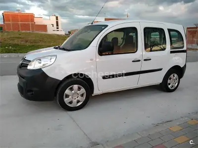 Usado Renault Kangoo 95 CV (69 kW) 2021 Blanco Monovolumen