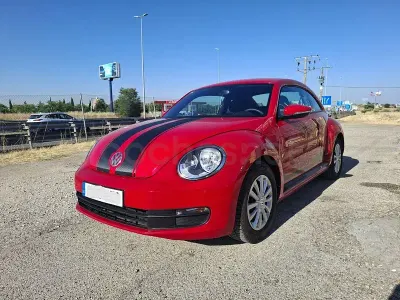 Usado VW Beetle 105 CV (77 kW) 2015 Rojo Utilitario