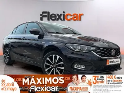 Begagnad Fiat Tipo Lounge 95 HK (69 kW) 2020 Svart Sedan