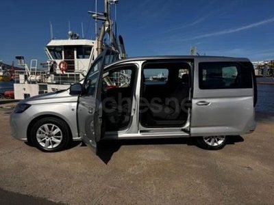 Usado VW Caddy Maxi 122 CV (89 kW) 2024 Plateado Monovolumen