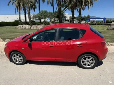 Usado Seat Ibiza 90 CV (66 kW) 2009 Rojo Berlina