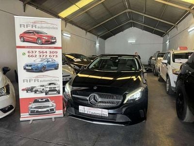 Usado Mercedes A180 109 CV (80 kW) 2017 Negro Utilitario