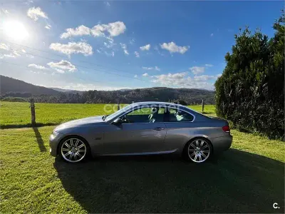 Usado BMW 330 231 CV (169 kW) 2007 Gris / plata Coupe