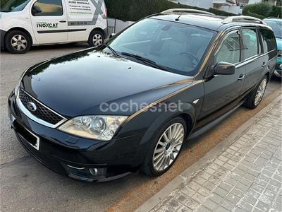 Usado Ford Mondeo ST 226 CV (166 kW) 2006 Negro Familiar