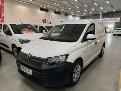 Usado VW Caddy Business 122 CV (89 kW) 2021 Blanco Monovolumen