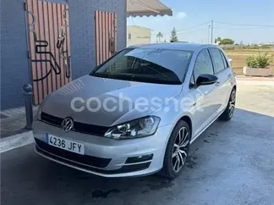 Usado VW Golf VII Advance 110 CV (80 kW) 2016 Gris / plata Berlina