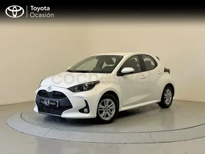 Usado Toyota Yaris 125 CV (91 kW) 2023 Blanco Utilitario