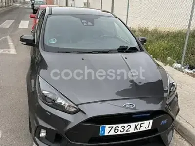 Usado Ford Focus Performance Edition 350 CV (257 kW) 2017 Gris / plata Berlina