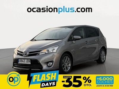 Usado Toyota Verso Comfort 112 CV (82 kW) 2015 Gris Monovolumen