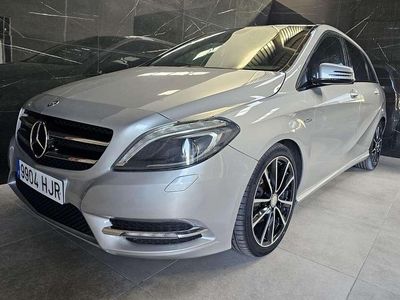 Usado Mercedes B180 Sport Edition 109 CV (80 kW) 2012 Gris Monovolumen