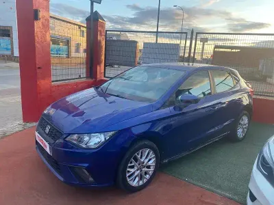 Usado Seat Ibiza Style 95 CV (69 kW) 2021 Azul Utilitario