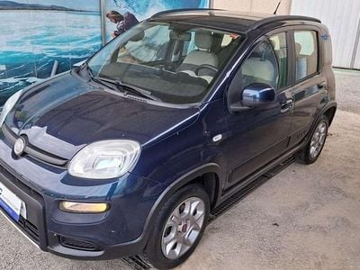 Usado Fiat Panda 4x4 Climbing 75 CV (55 kW) 2014 Azul Utilitario