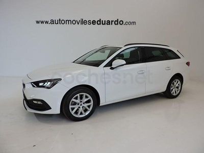 Usado Seat Leon Style 150 CV (110 kW) 2020 Blanco Familiar