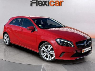 Rojo Usado 2017 Mercedes A200 Style Utilitario | 15.990 € (Buen precio)