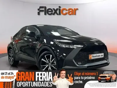 Käytetty Toyota C-HR Advance 122 HP (89 kW) 2023 Musta Katumaasturi