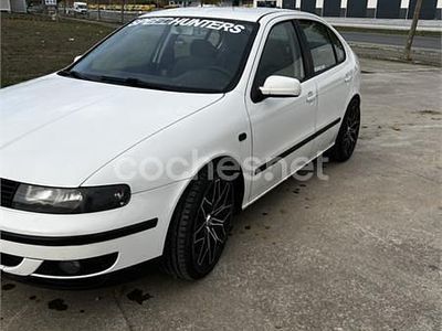 Usado Seat Leon Sport 110 CV (80 kW) 2000 Blanco Berlina