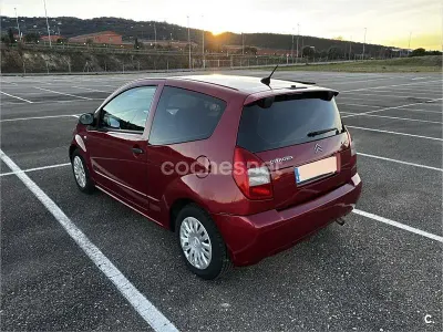 Używany Citroën C2 70 KM (51 kW) 2006 Czerwony Hatchback