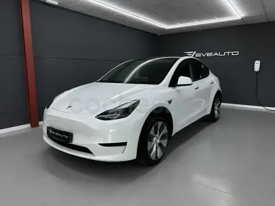 Usado Tesla Model Y 219 kW (299 CV) 2023 Eléctrico SUV