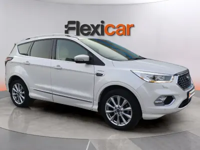 Usado Ford Kuga Vignale 150 CV (110 kW) 2019 Beige SUV