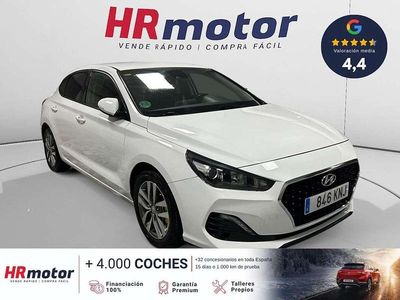 Usado Hyundai i30 121 CV (88 kW) 2018 Blanco Berlina
