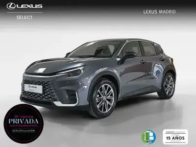 Usado Lexus LBX 136 CV (100 kW) 2025 Gris SUV