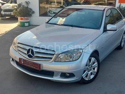 Usado Mercedes C200 Edition 136 CV (100 kW) 2010 Gris / plata Berlina