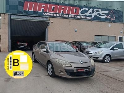 Usado Renault Mégane Dynamique 105 CV (77 kW) 2010 Beige Berlina