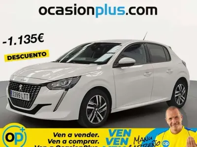 Usado Peugeot 208 Allure 102 CV (75 kW) 2021 Blanco Utilitario