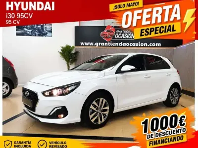 Begagnad Hyundai i30 95 HK (69 kW) 2019 Vit Halvkombi