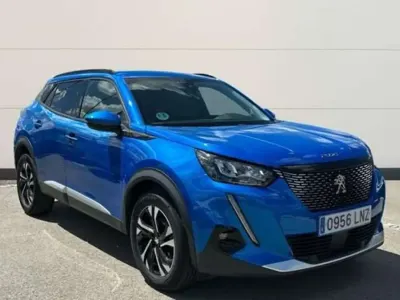 Usado Peugeot 2008 Allure 101 CV (74 kW) 2021 Azul SUV