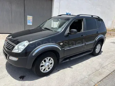 Usado SsangYong Rexton II 165 CV (121 kW) 2007 Negro SUV
