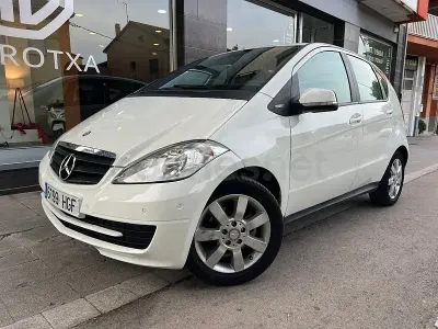 Usado Mercedes A160 95 CV (69 kW) 2011 Blanco Monovolumen