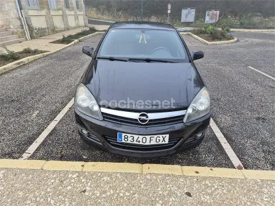 Usado Opel Astra GTC Sport 105 CV (77 kW) 2006 Negro Berlina