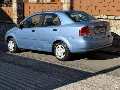 Usado Chevrolet Kalos SE 83 CV (61 kW) 2005 Azul Berlina