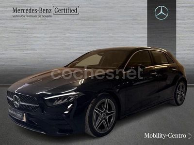 Negro noche Usado 2024 Mercedes A200 AMG line Berlina | 34.500 € (Precio justo)