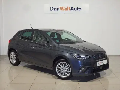 Usado Seat Ibiza XCELLENCE 115 CV (84 kW) 2025 Gris / plata Utilitario