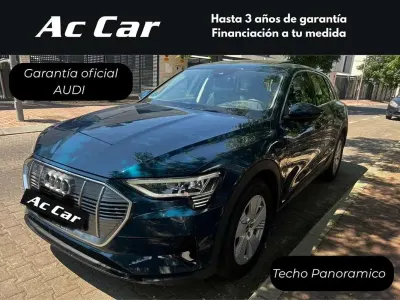 Usado Audi e-tron S-Line 300 kW (408 CV) 2021 Azul SUV
