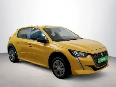Usado Peugeot e-208 Active 100 kW (136 CV) 2022 Amarillo Utilitario