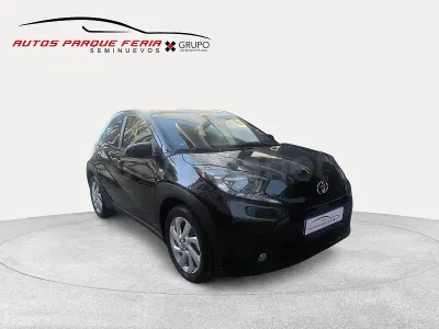 Usado Toyota Aygo X Play 72 CV (52 kW) 2024 Negro SUV