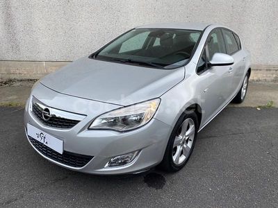 Gris / plata Usado 2011 Opel Astra Enjoy Berlina | 5750 € (Precio justo)