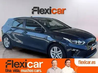 Usado Kia Ceed 120 CV (88 kW) 2019 Azul Utilitario