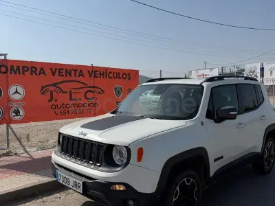 Usado Jeep Renegade Trailhawk 170 CV (125 kW) 2017 Blanco SUV