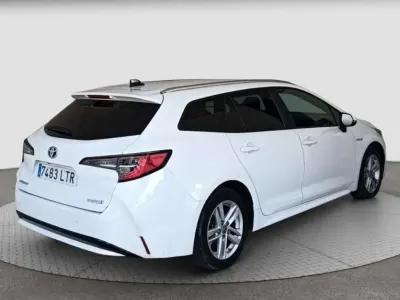 Usado Toyota Corolla Active 122 CV (89 kW) 2021 Blanco Familiar