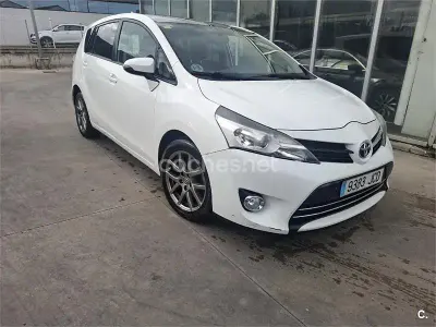 Käytetty Toyota Verso Comfort 112 HP (82 kW) 2015 Valkoinen Tila-auto