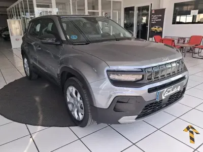 Usado Jeep Avenger Altitude 100 CV (73 kW) 2024 Gris SUV