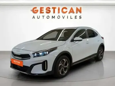 Usado Kia XCeed 120 CV (88 kW) 2023 Blanco SUV