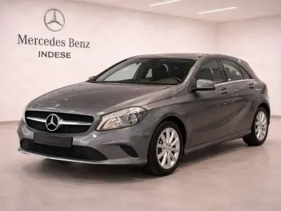 Usado Mercedes A180 Urban 122 CV (89 kW) 2014 Gris Utilitario