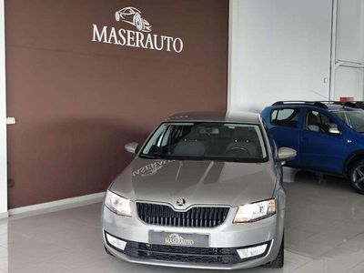Beige Usado 2017 Skoda Octavia Ambition Utilitario | 14.500 € (Caro)