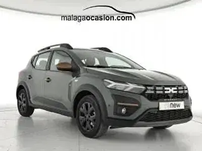 Usado Dacia Sandero Extreme 101 CV (74 kW) 2025 Verde Berlina